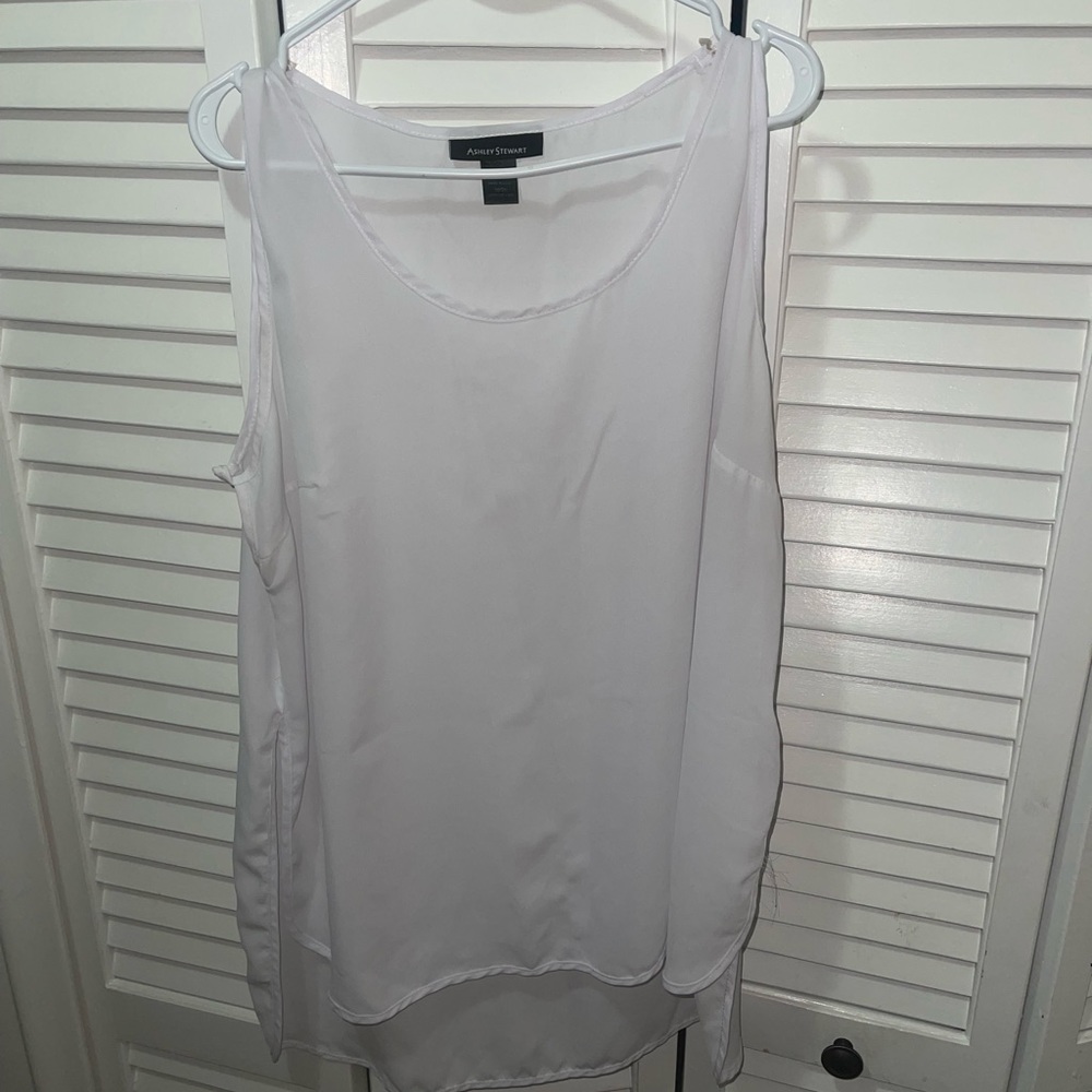 Short sleeve casual blouse, short in the front long in the back
